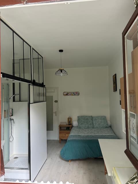 Independent room, very quiet, close to Paris