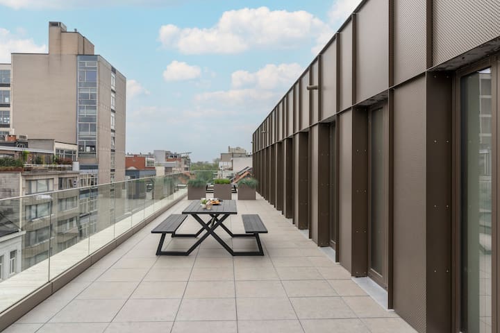 Numa | L 2 Bedroom Apartment w/ Terrace & Sofa Bed