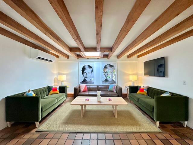 Extraordinary Newport Beach Retreat gallery image 2