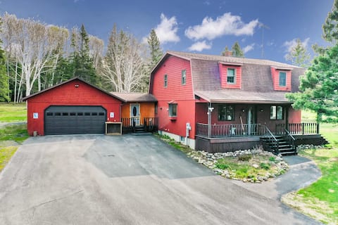 The Red Barn - Eagle Lake Forest Retreat