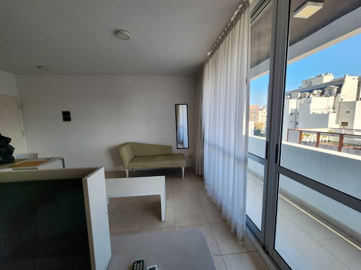Studio mobiliado com varanda em San Nicolás