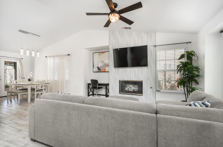 Simple Home For Work Or Travel - Bakersfield, CA