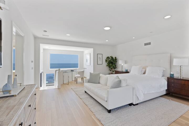 Malibu Shores Retreat Ocean Views • Gym, Fireplace gallery image 3