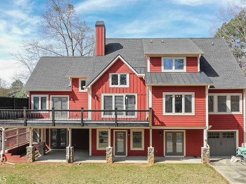 Executive lake home near Clemson