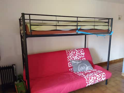 Top performing Airbnb: Studio with pool near beach in Agde