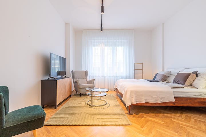 Natures Light Apartment - Budapest