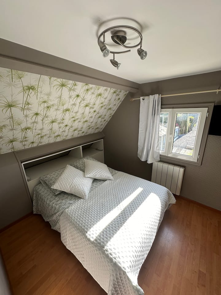 საძინებელი 1