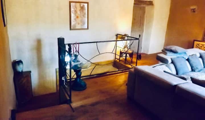 Quiet Detached House With Garden. Sleeps 4 People - モンベル