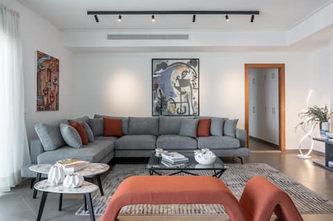 Lovely 2 Br Penthouse in Achrafieh - 24/7 Power