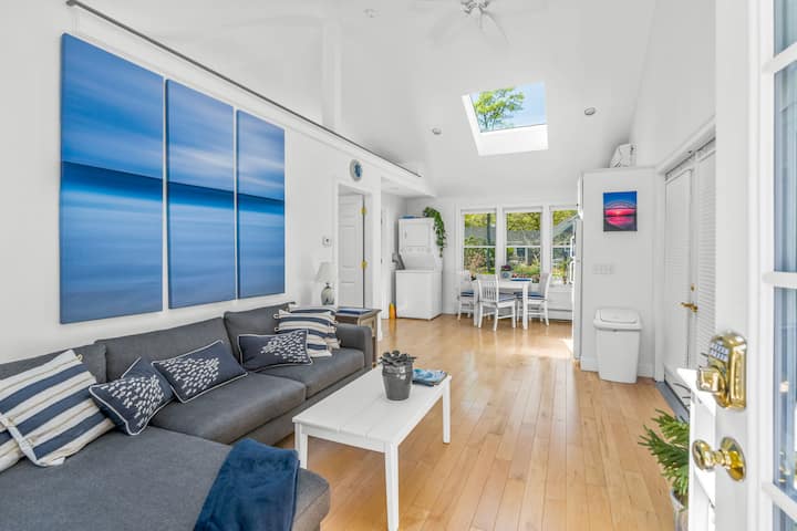 Bright & Cozy With Patio, Grill Near Beach & Golf - Orleans, MA