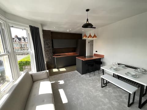 Successful Airbnb property: 2 Bedroom Luxury Flat in Filton