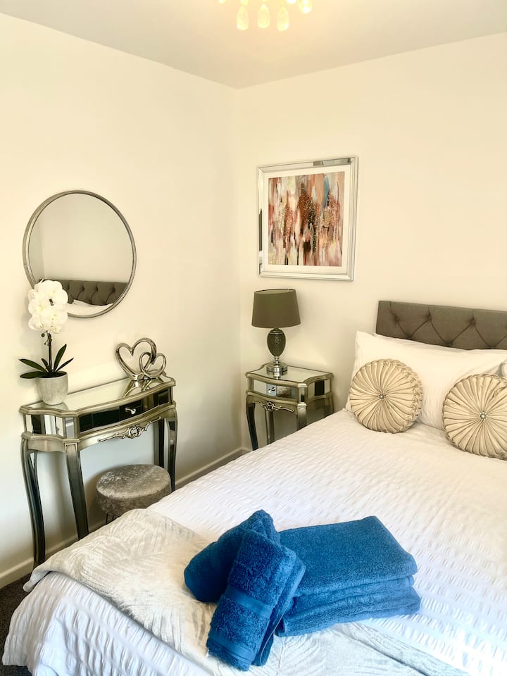 Chambre double confortable et élégante.