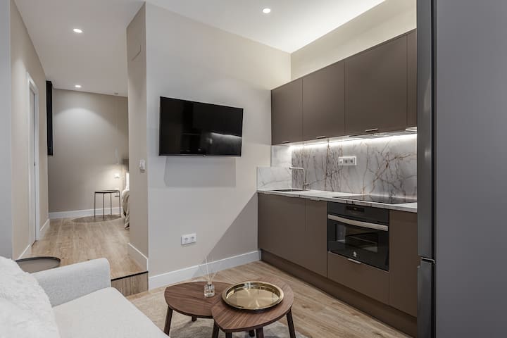 Waou Essence II Los Austrias