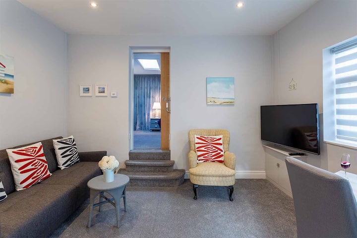 Seaside Holiday Cottage - Colwyn Bay
