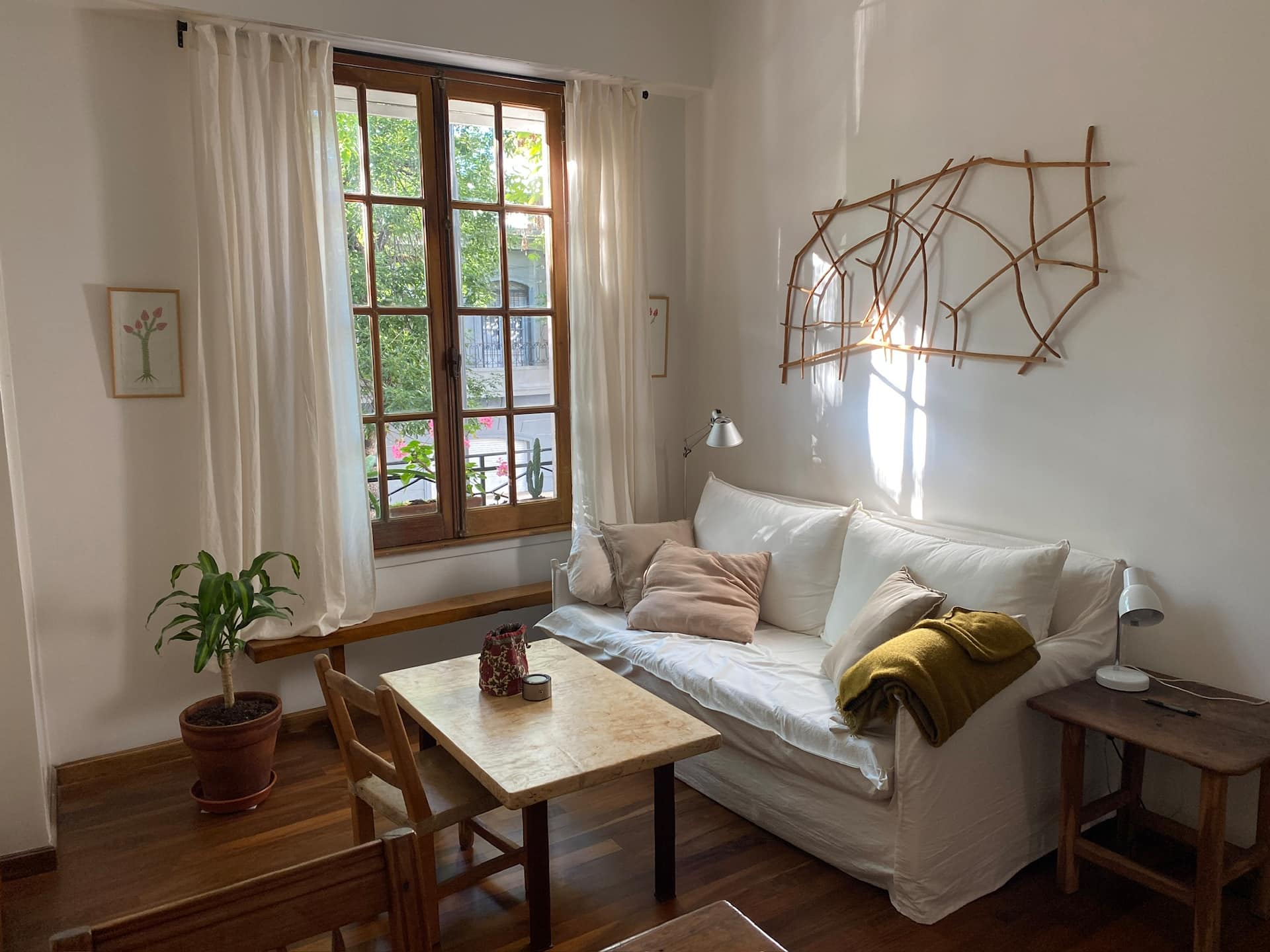 Furnished two-bedroom apartment in Colegiales
