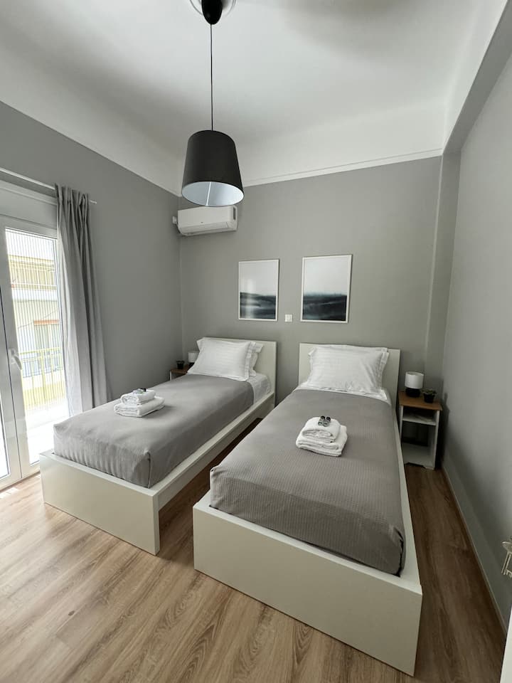 Ak chcete postele prepojiť alebo rozrušiť, požiadajte o to. Pre dve osoby alebo pre dvojicu. Urobíme všetko v našich silách, aby bol váš pobyt a spánok pohodlný a vzrušujúci.