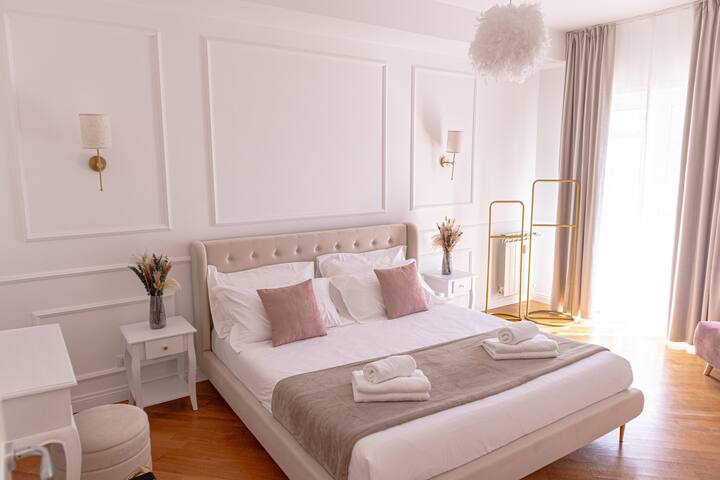 The Aristocats Apartment gallery image 3