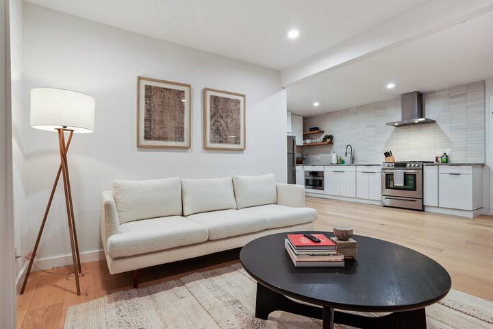 Entire Fourplex for Friends & Family! gallery image 2