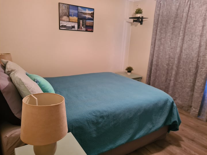 Hlavná spálňa, manželská posteľ, veľmi priestranná