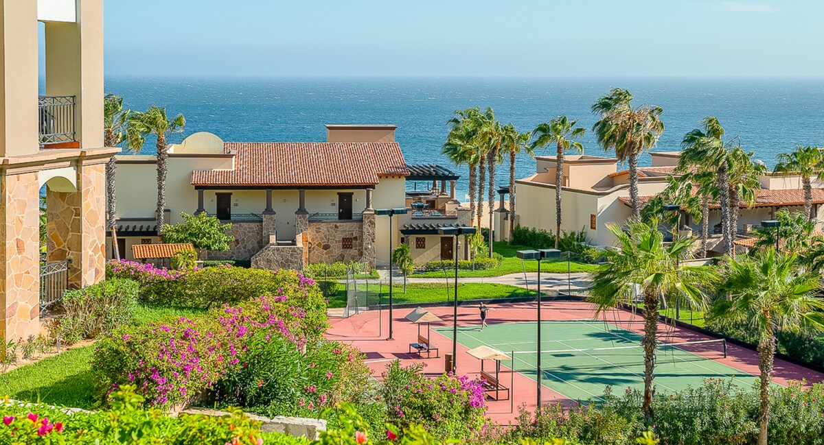 Daydreaming in Cabo-Lux Suite w/ocean view — 1 bedroom vacation rental in Cabo San Lucas
