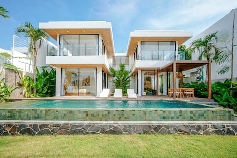 Bliss Tropical Villa with Gym near Tanah Lot