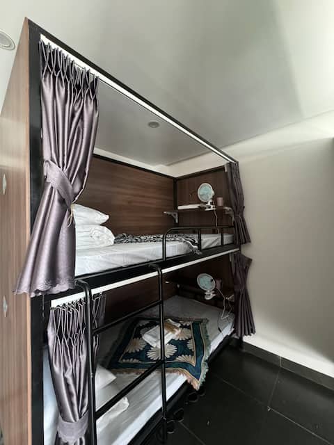 Livepool House - Bedroom 201