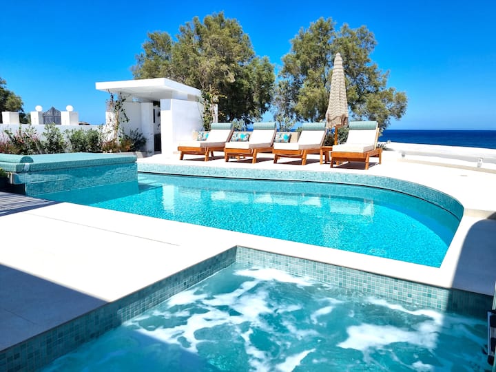 Nerea Seaside Villa - Santorini