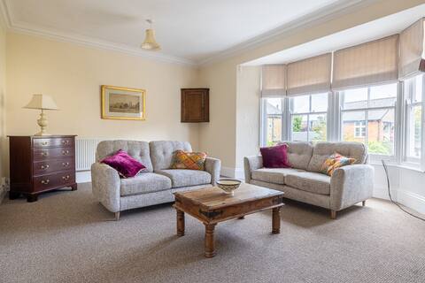 Pretty 3 bed 2 bath apartment in Castle Cary