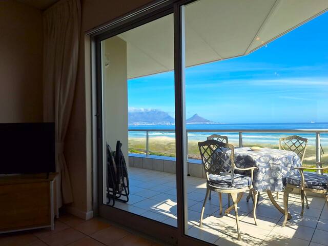 Dolphin Beach Magnificent Table Mountain Views gallery image 5