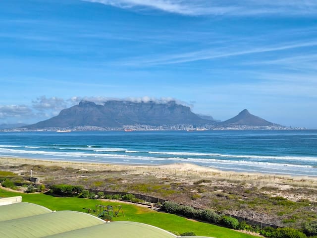 Dolphin Beach Magnificent Table Mountain Views