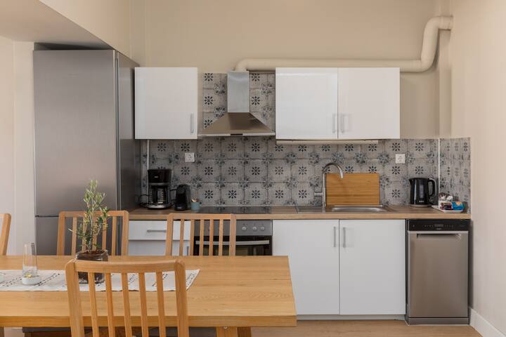 Valeria: Comfortable apartment with city view gallery image 2