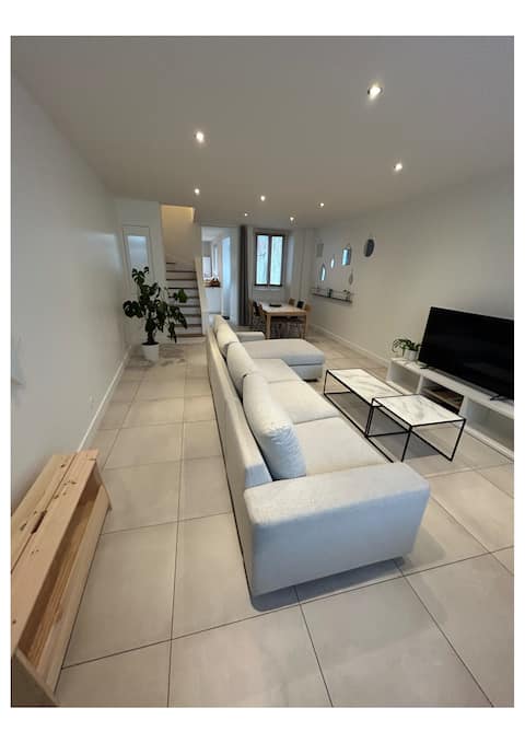 Emma's house