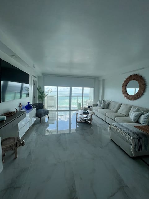 Successful Airbnb property: Condo In Mid Beach! in Miami Beach