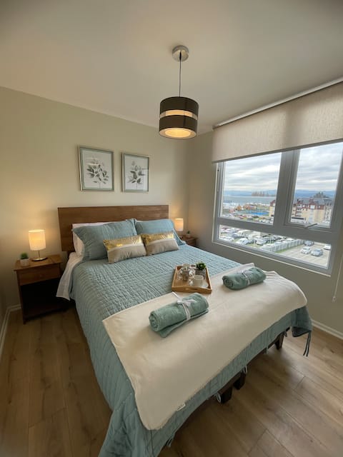 Beautiful apartment, close to casino, mall, airport and parking.