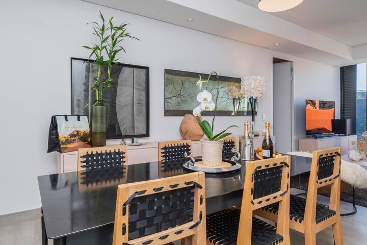 Luxurious 2-Bedroom Apartment Napier, De Waterkant gallery image 4