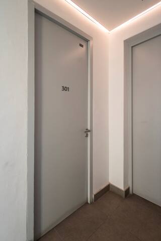 Luxurious 2-Bedroom Apartment Napier, De Waterkant gallery image 2