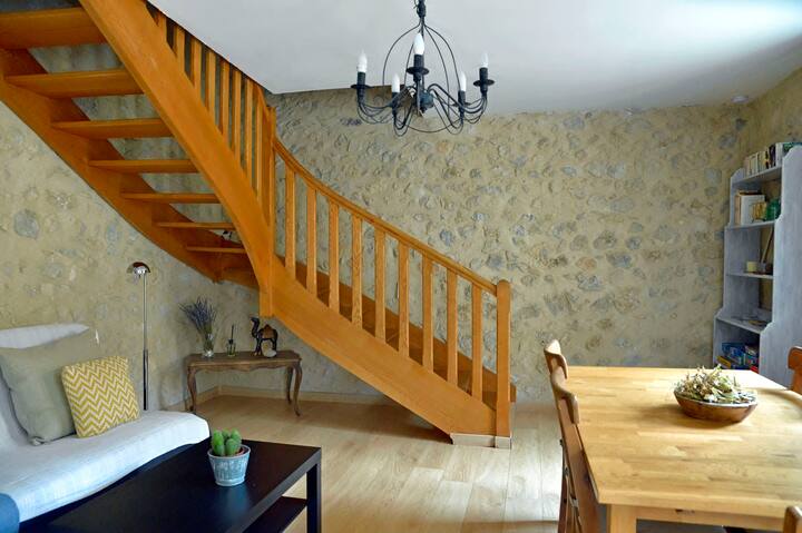 Gîte "Malia" Dans Village Perché - Montbrun-les-Bains