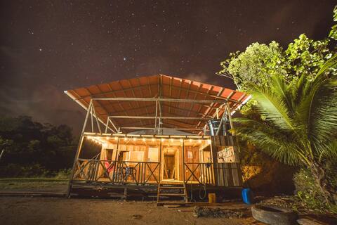 Cosmic Hostel - Full oceanfront cabin