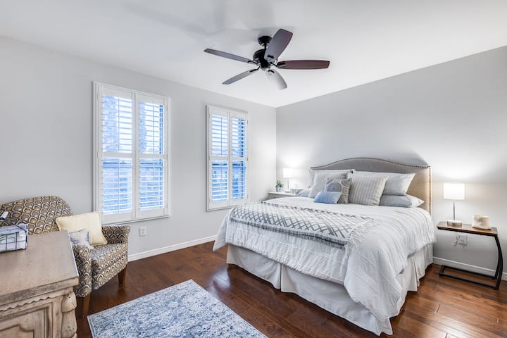 Queen Bedroom