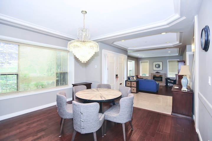 Classic and Cozy House with Air Conditioning gallery image 4