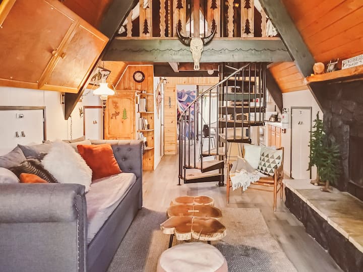 Unique Modern Rustic A-frame-hot Tub, Golf, Ski - Big Bear Lake
