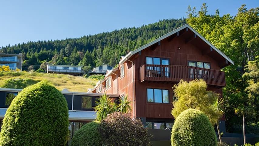 Haka House Queenstown Lakefront managed Airbnb listing 3