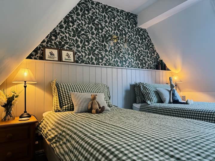 سرير بسحاب ورابط مكون من سريرين فرديين