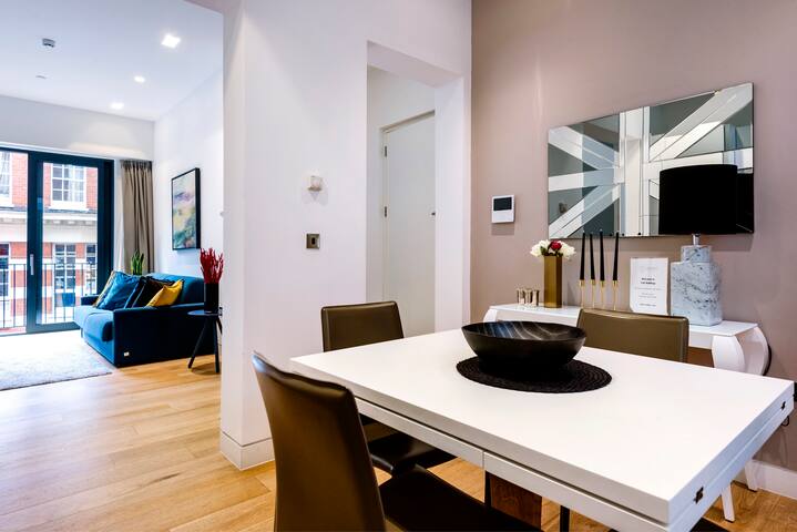 Prime 2-Bedroom Apartment Nearby Trafalgar Square gallery image 4