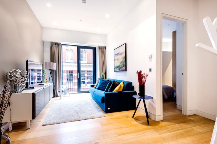 Prime 2-Bedroom Apartment Nearby Trafalgar Square