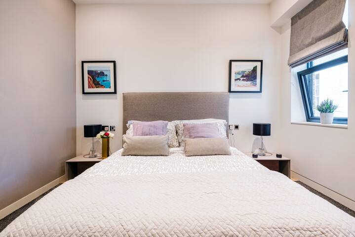 Prime 2-Bedroom Apartment Nearby Trafalgar Square gallery image 2