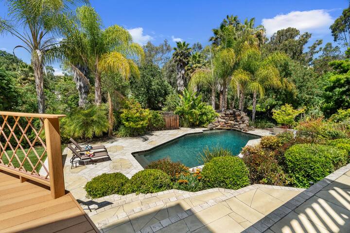 Stunning Group Retreat w/Pool! gallery image 2