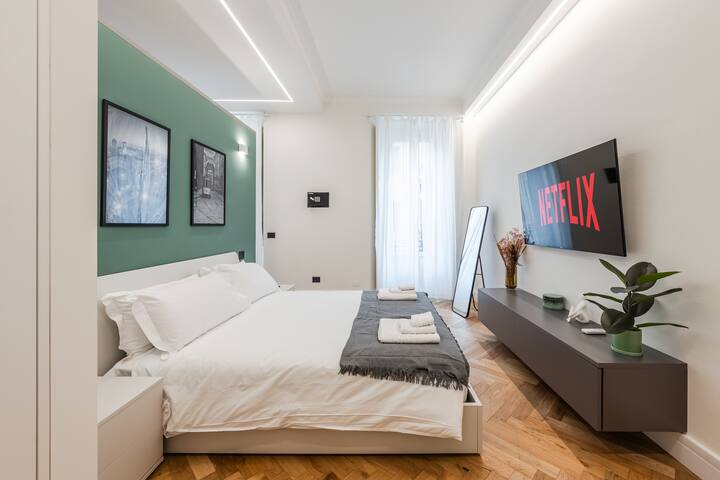 Space and Design: 3-Room Apt 1 Min from Cadorna gallery image 2