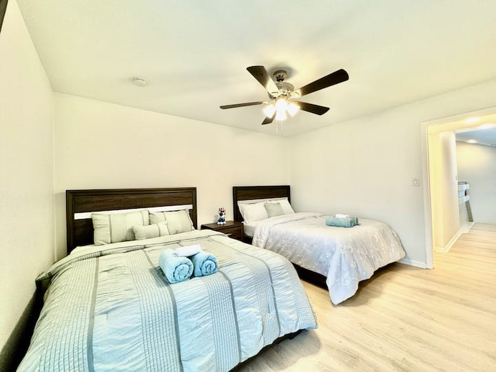 Druhá spálňa s 2 manželskými posteľami.