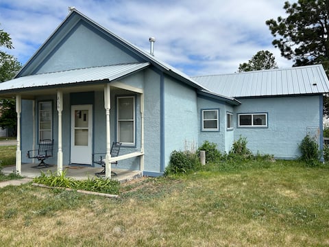 Warm & Welcoming Cozy Home!